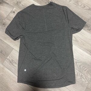 Lululemon Men's Gray T-Shirt